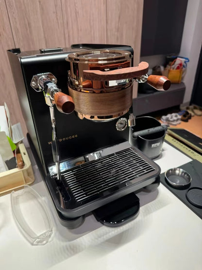 Wendouge DATA Automatic Battery-Powered Coffee Machine Italian Iron Touch Screen Hotel Use 24-Cup Capacity